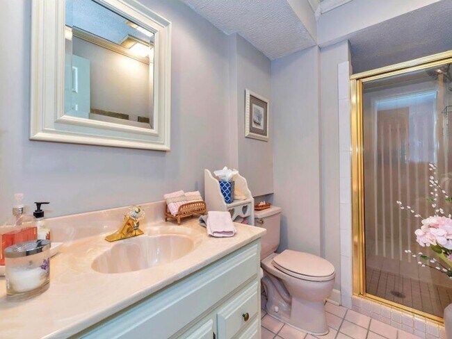 Building Photo - Luxury Home in Plymouth with 2-Level Primary Suite, Furnished or Unfurnished, Wayzata Schools, Pe...