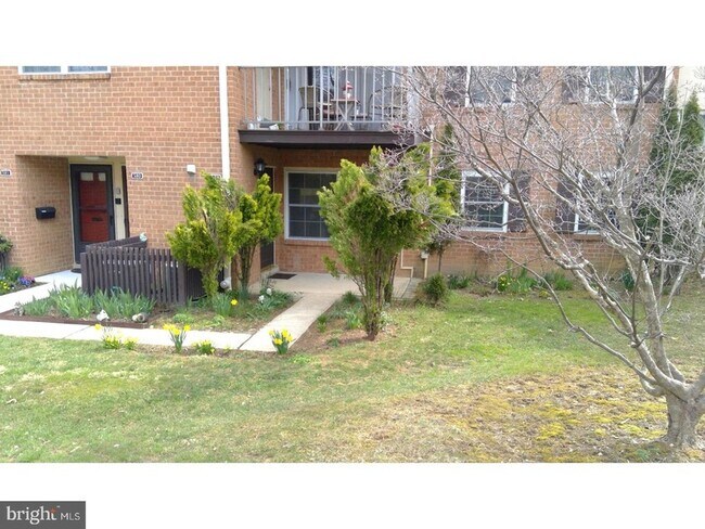 Building Photo - 379 Old Forge Crossing