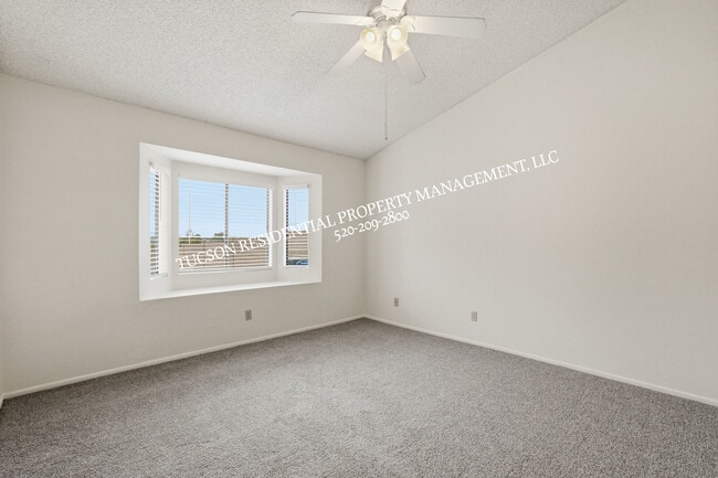 Building Photo - 9960 E Banister Dr