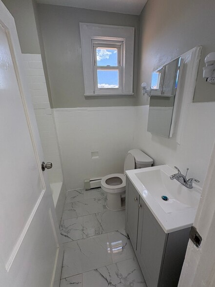 Building Photo - 26-28 Finlay Pl