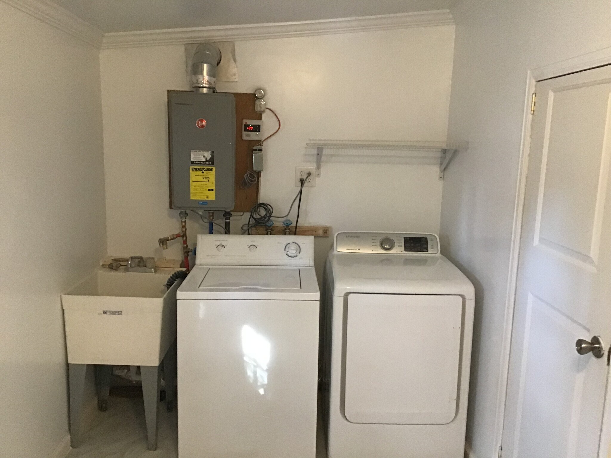 Building Photo - 8605 S Brentwood St