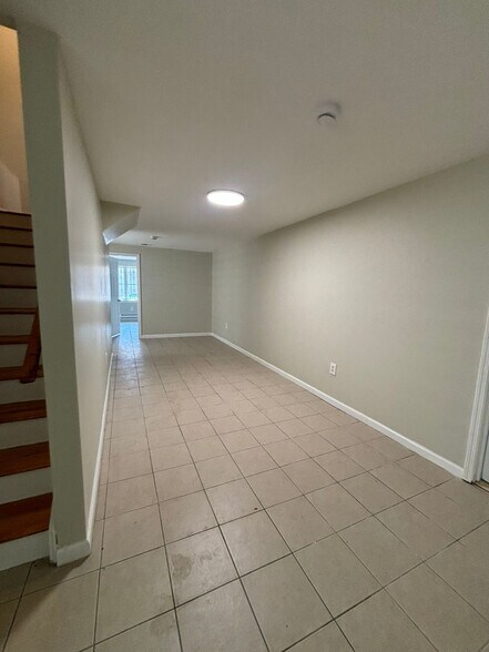 Building Photo - 509 S 19th St