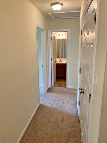 Building Photo - 36 Defy Ln