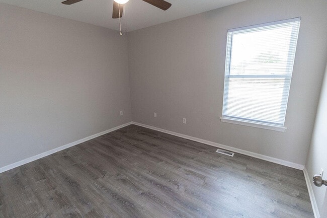 Building Photo - 1427 Greensboro Dr