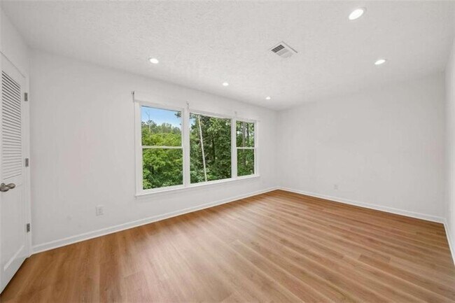 Building Photo - 5132 Willow Point Pkwy