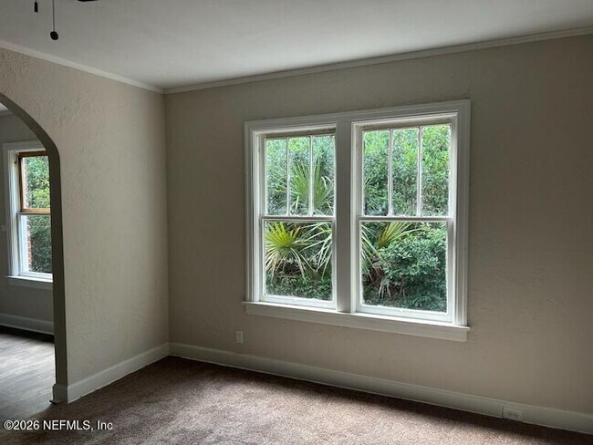 Building Photo - 678 Ivy St