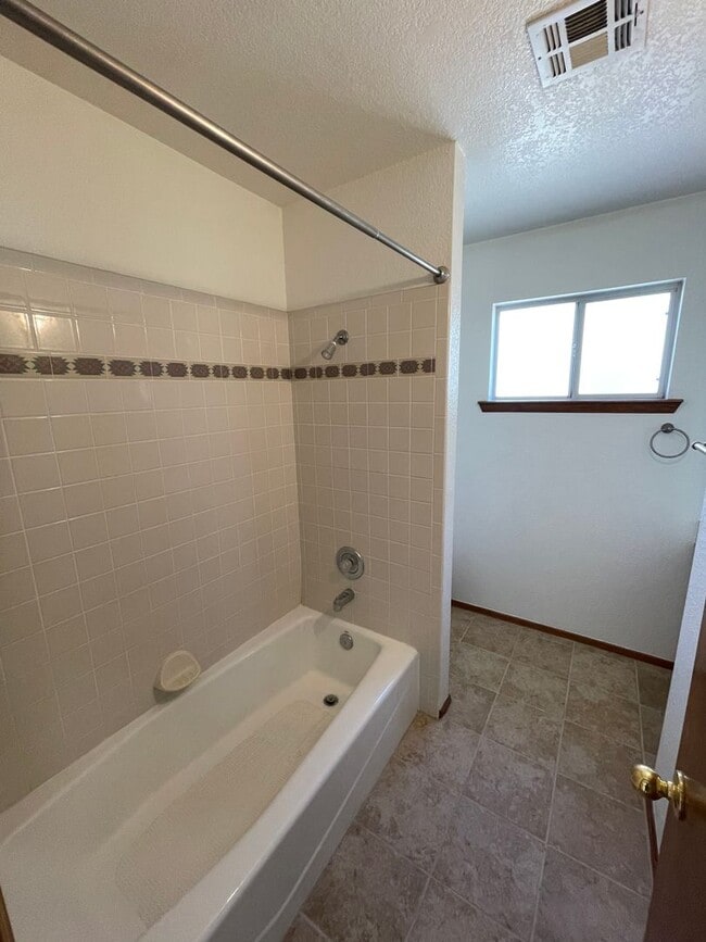 Building Photo - Cozy 3 Bedroom/2 Bath Home in Las Colinas