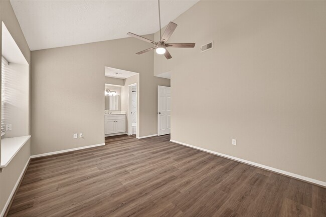 Building Photo - 12239 W Village Dr