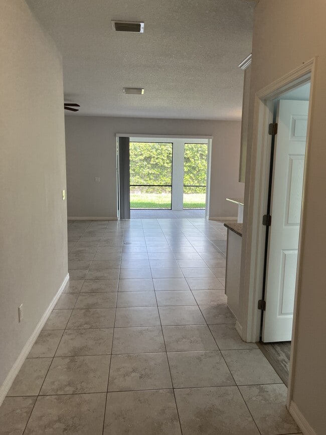 Building Photo - 3822 Milflores Dr