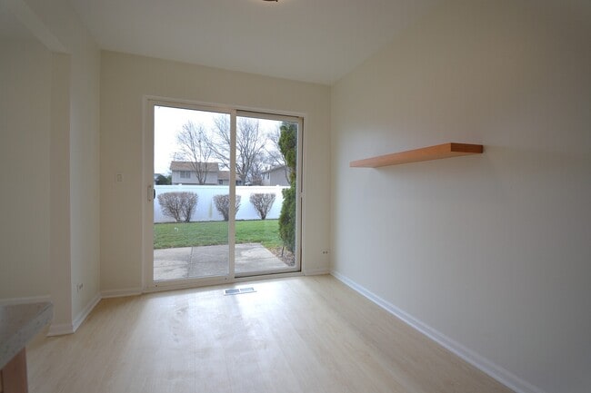 Building Photo - 1151 Longford Rd