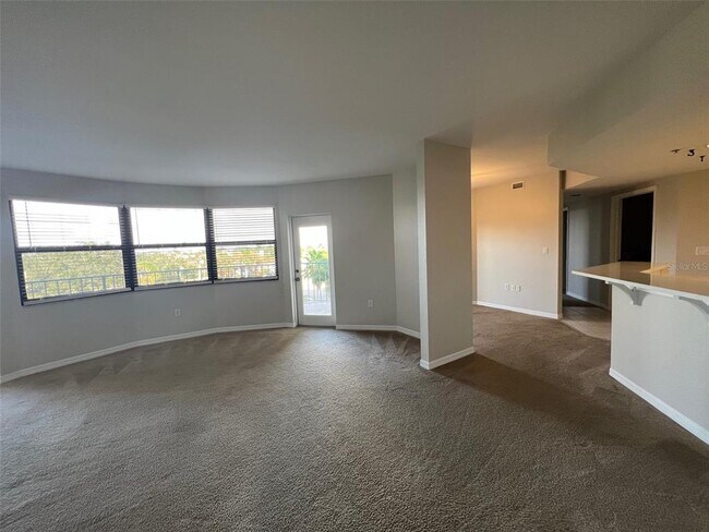 Building Photo - 670 Island Way