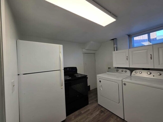 Building Photo - Low maintenance 3 bedroom!