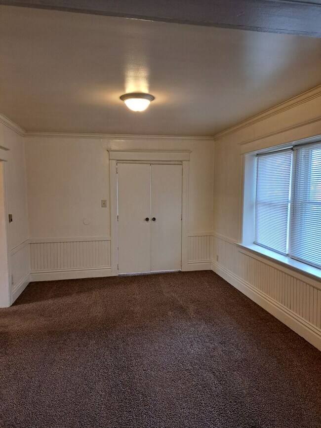Building Photo - 1707 Bayer Ave