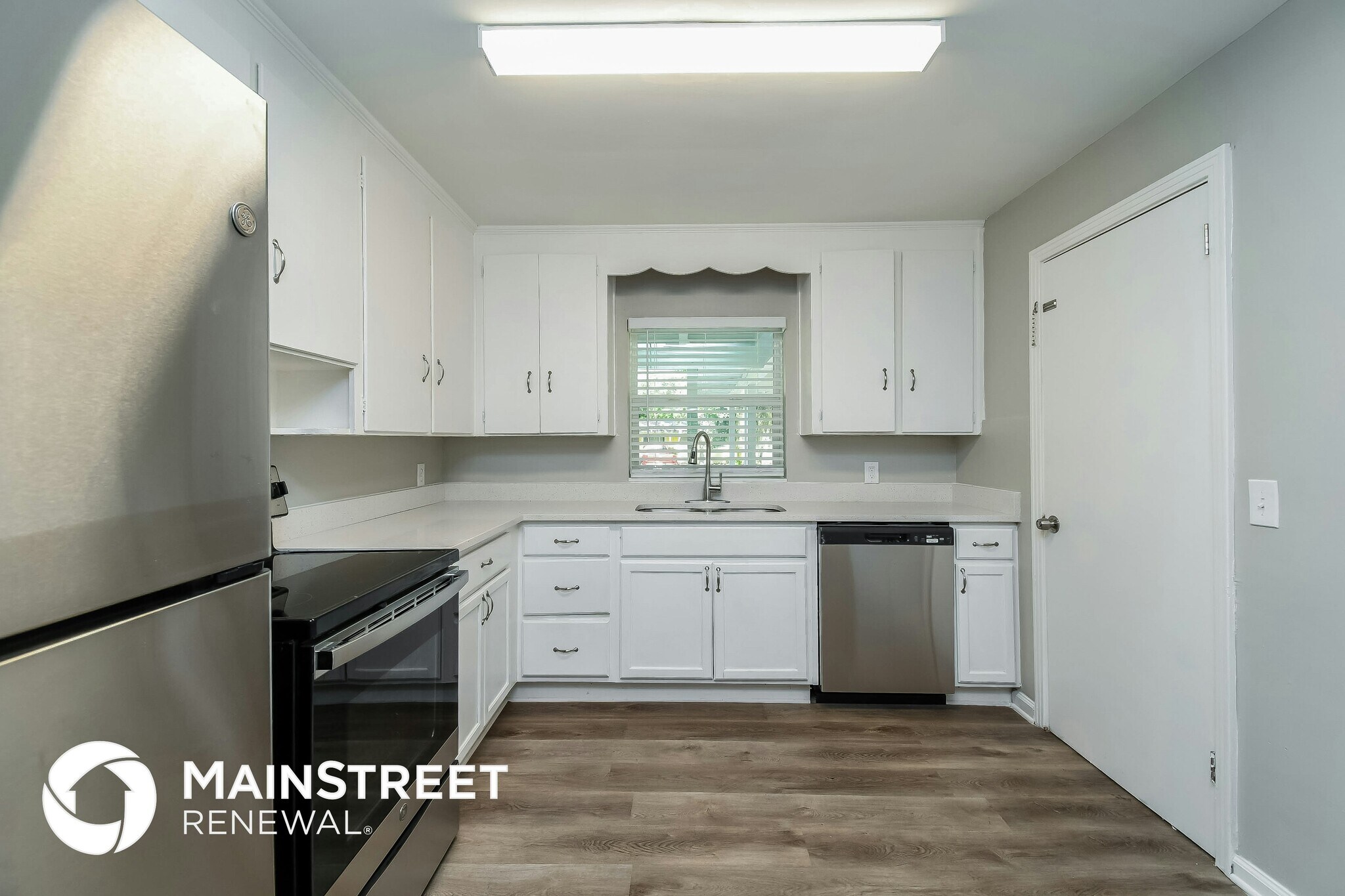 Building Photo - 5742 Norde Dr W