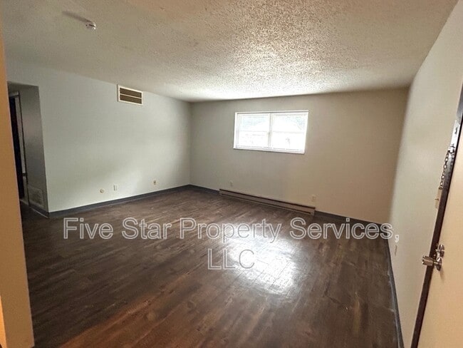 Building Photo - 2080 W Washington St