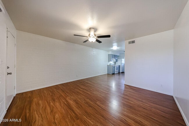 Building Photo - 2226 W Heatherbrae Dr