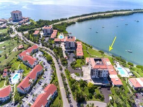 Building Photo - 6357 Bahia Del Mar Blvd S