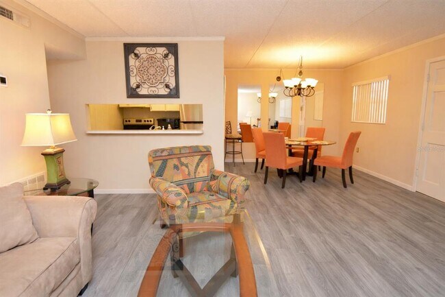 Building Photo - 12760 Indian Rocks Rd