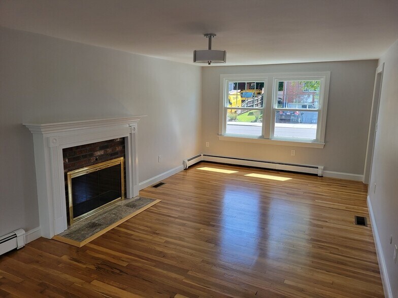 Building Photo - 17 Piermont St