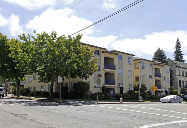 Building Photo - Vanguard Apartments