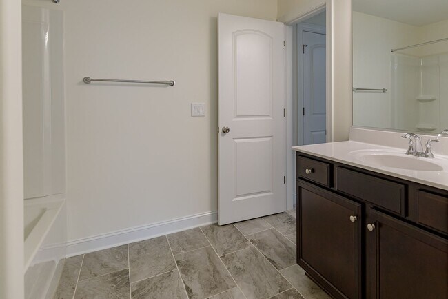Building Photo - Brand new Luxurious 3 bedroom 3 bath + LOFT townhouse in Stone Gate community High Point. Master ...