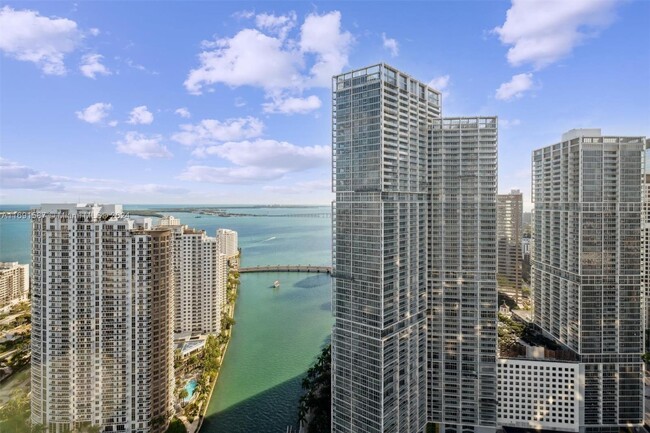 Building Photo - 300 Biscayne Blvd Way