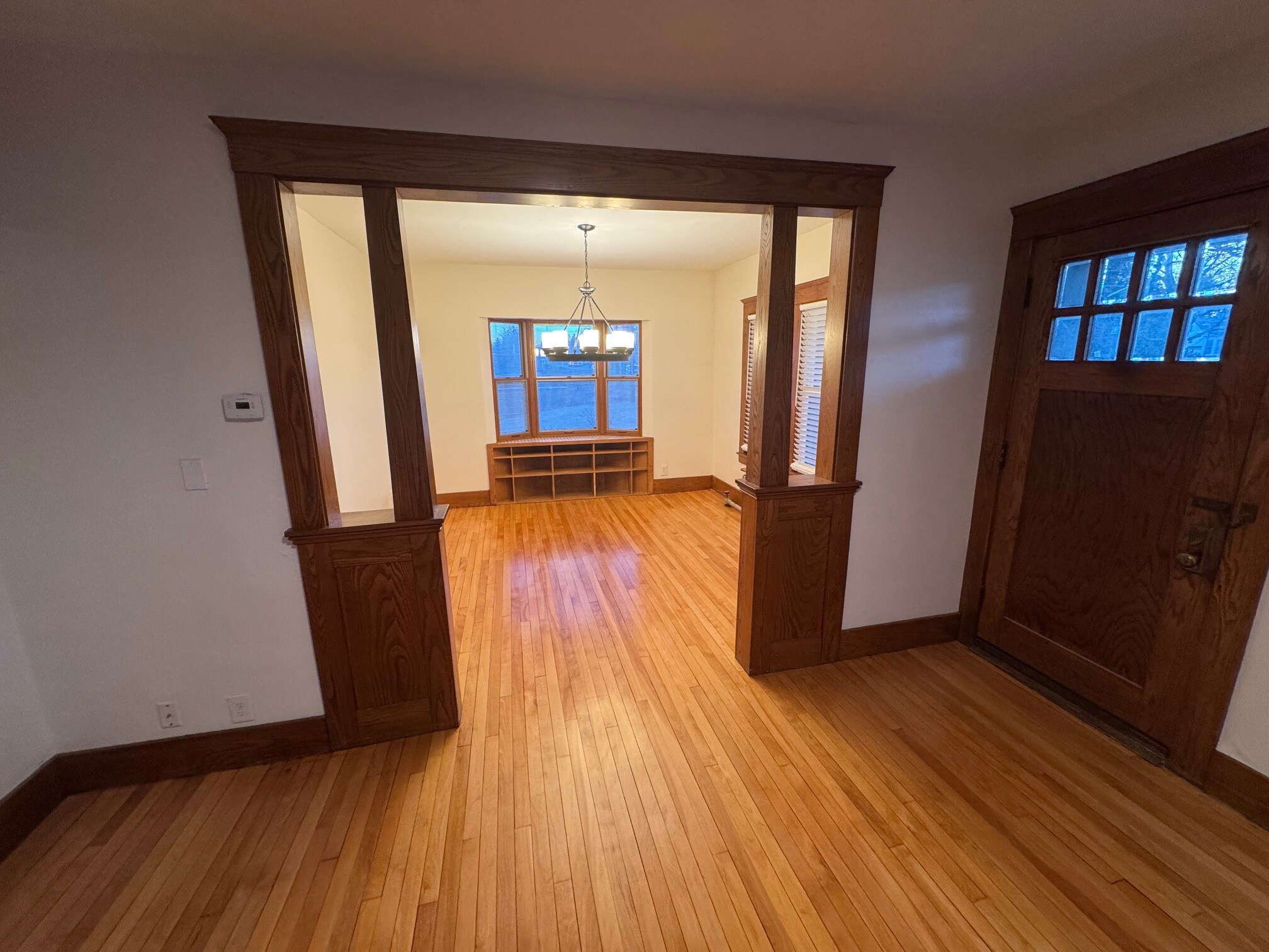 Building Photo - 319 Bridge St