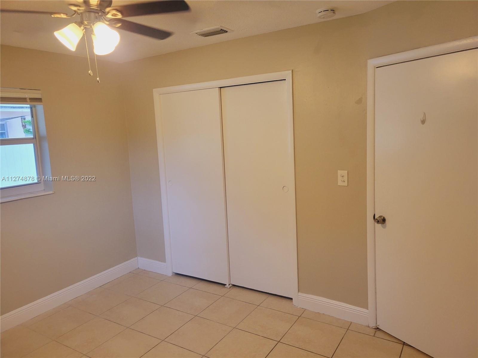 Building Photo - 2504 NW 9th Ln