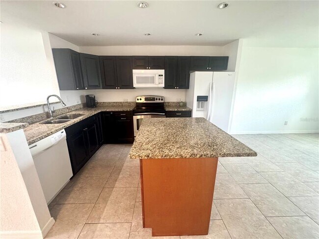 Building Photo - 9201 Tudor Dr
