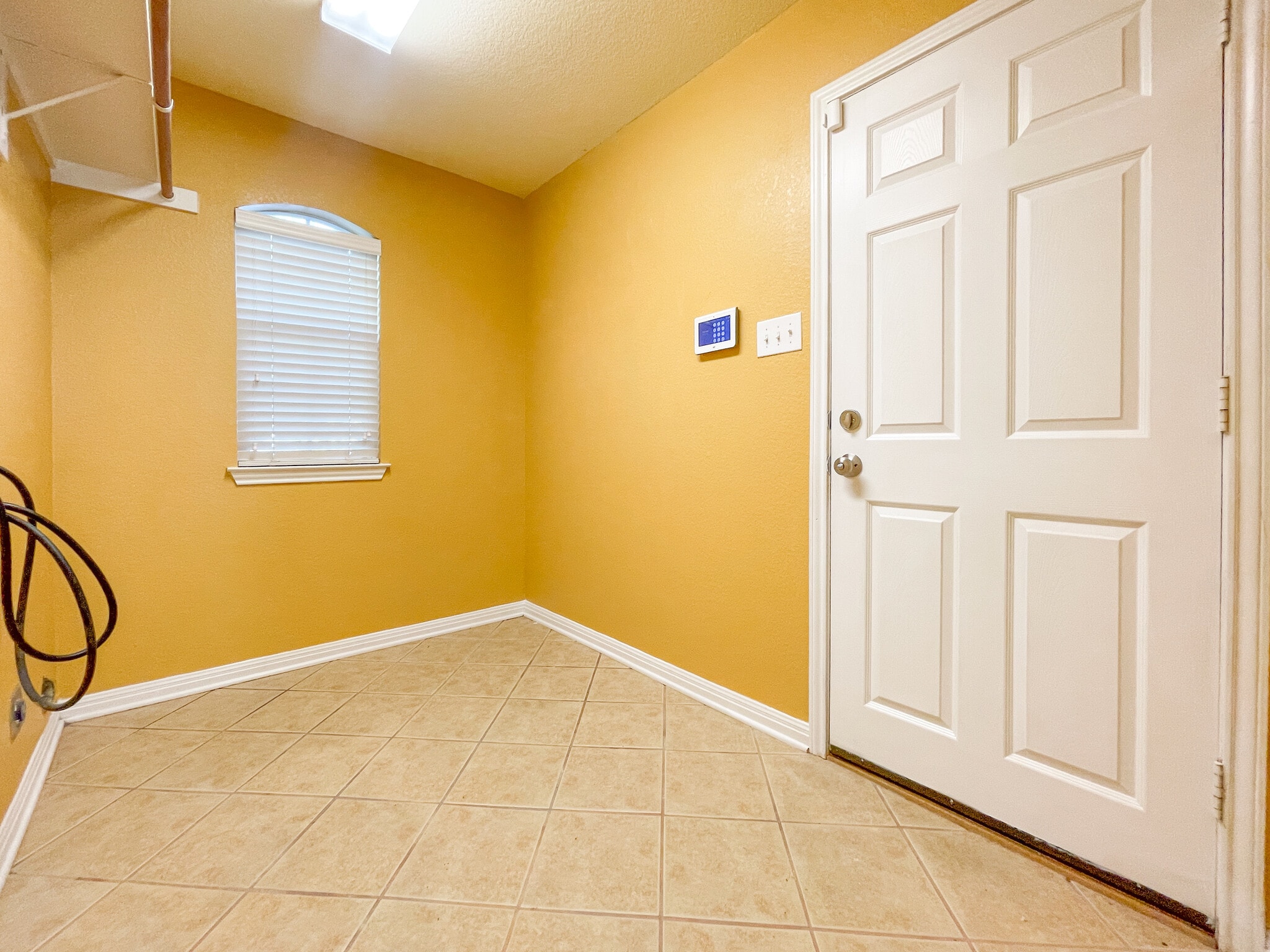 Building Photo - 10113 Condor Loop