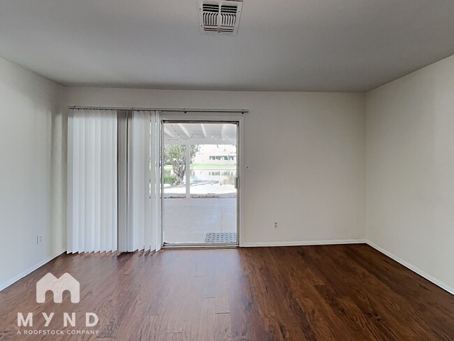 Building Photo - 2742 S Las Flores