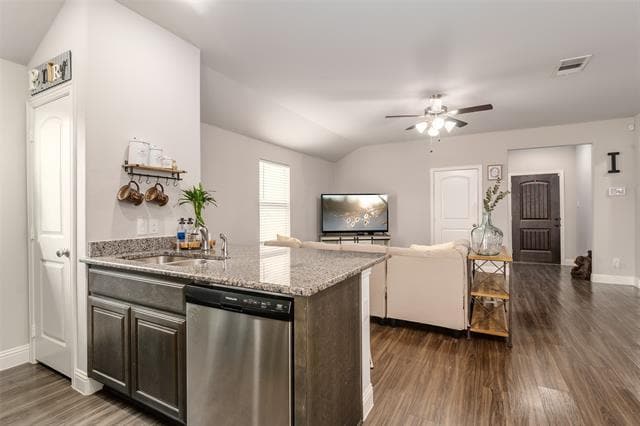 Building Photo - 6411 Graceland Dr