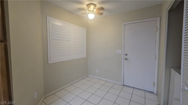 Building Photo - 44 Fantasia Ln