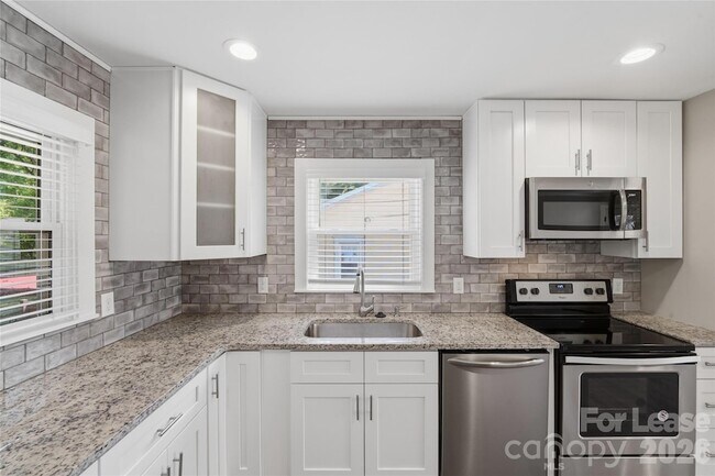 Building Photo - 4239 Dinglewood Ave