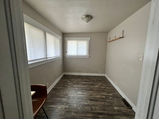 Building Photo - Newly Remodeled House in West Valley for Rent