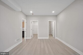 Building Photo - 1111 S 24th St