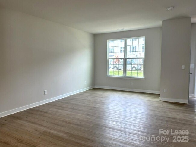Building Photo - 437 Serenity Cir