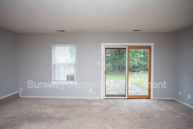 Building Photo - 38 Dorchester Cir
