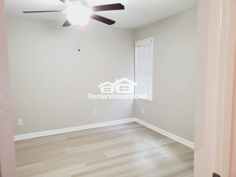 Building Photo - 5785 Crabapple Dr SW