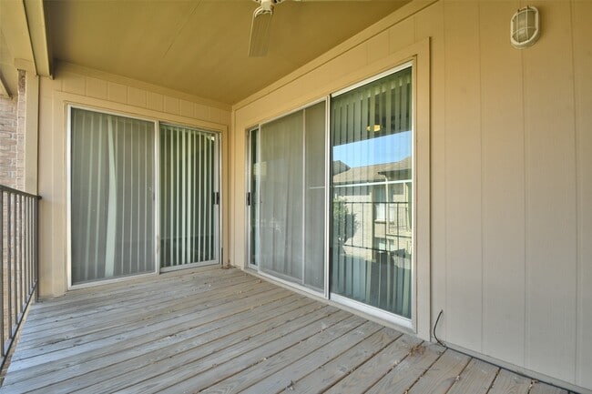 Building Photo - 700 Thicket Ln