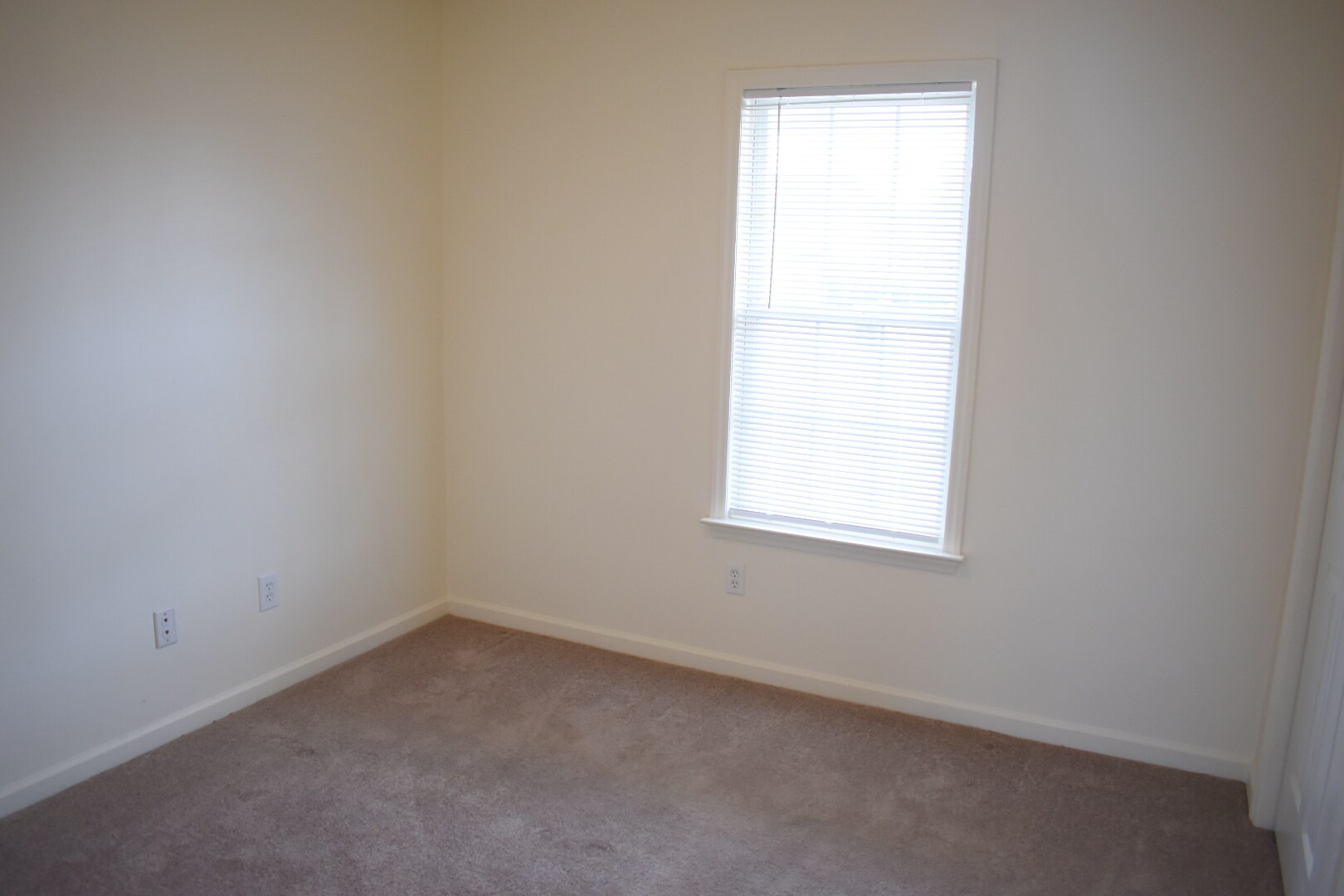 Building Photo - 2500 Hawes Ct
