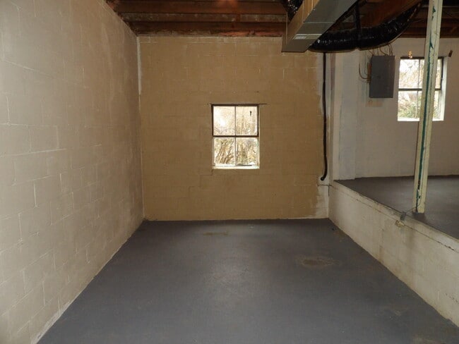 Building Photo - 146 Allnutt Dr