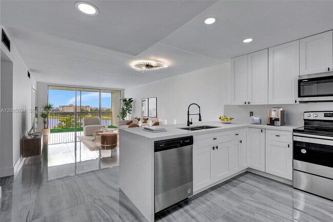 Building Photo - 3091 N Course Dr