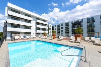 Building Photo - 600 Goodale