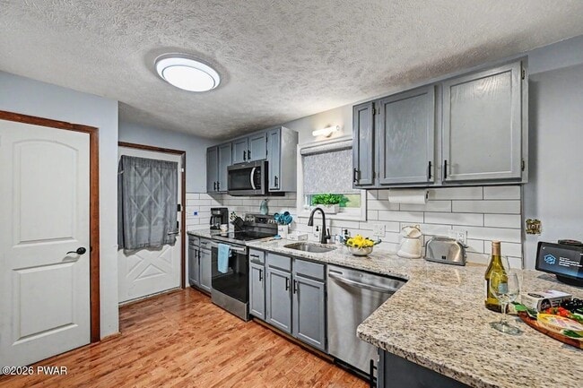 Building Photo - 214 Manchester Dr