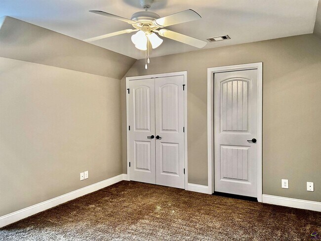 Building Photo - 609 Cannock Ct