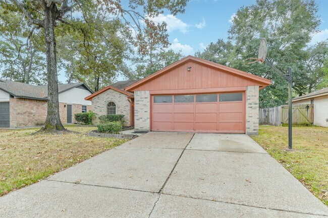 Building Photo - 2714 Foliage Green Dr