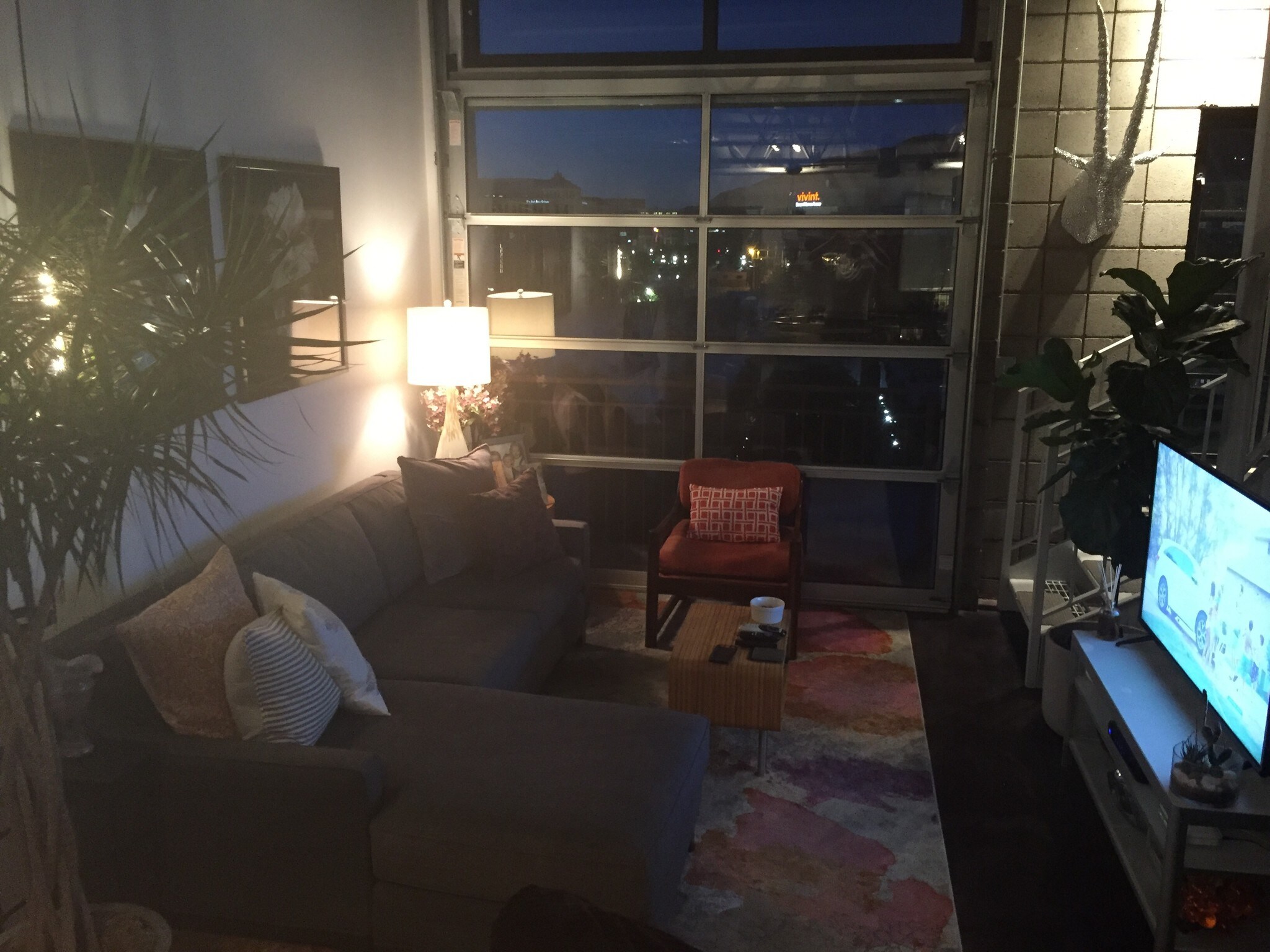 Building Photo - 360 Broadway