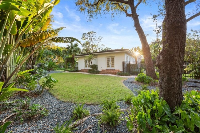 Building Photo - 600 San Lorenzo Ave