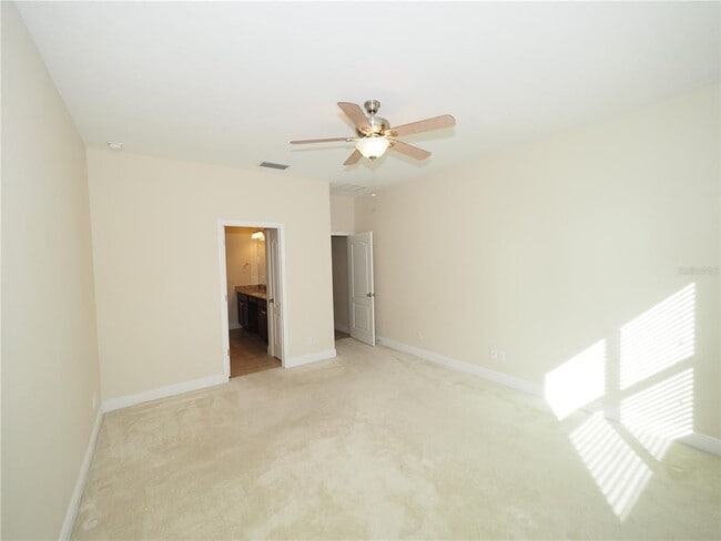 Building Photo - 995 Molly Cir